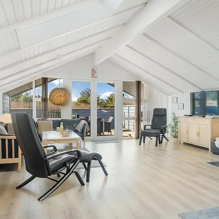 Renovated With 4 Bedrooms 800 Meters From The North Sea Thisted