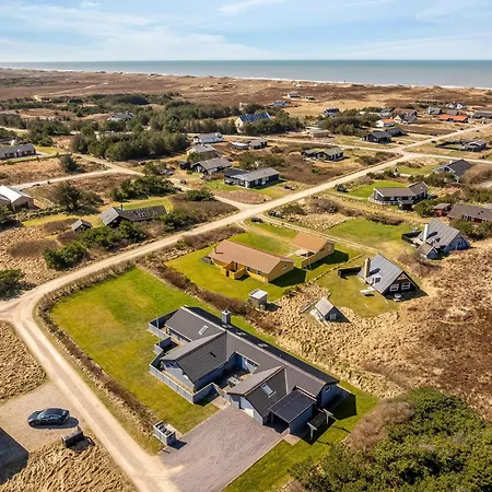 Renovated With 4 Bedrooms 800 Meters From The North Sea *