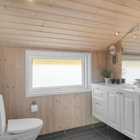 Renovated With 4 Bedrooms 800 Meters From The North Sea Hébergement de vacances Thisted