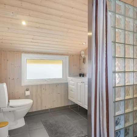 Ferienhaus Renovated With 4 Bedrooms 800 Meters From The North Sea *