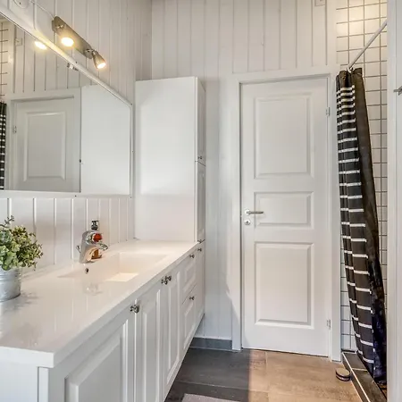 Ferienhaus Renovated With 4 Bedrooms 800 Meters From The North Sea *