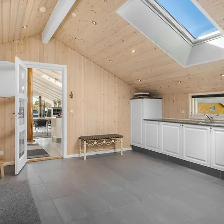 Renovated With 4 Bedrooms 800 Meters From The North Sea Thisted