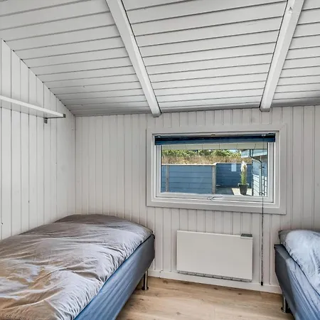 Renovated With 4 Bedrooms 800 Meters From The North Sea *