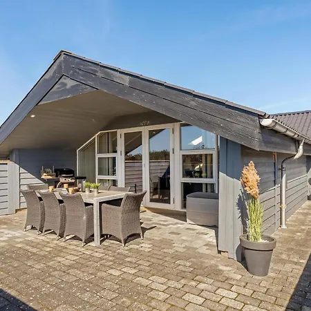 Feriehus Renovated With 4 Bedrooms 800 Meters From The North Sea