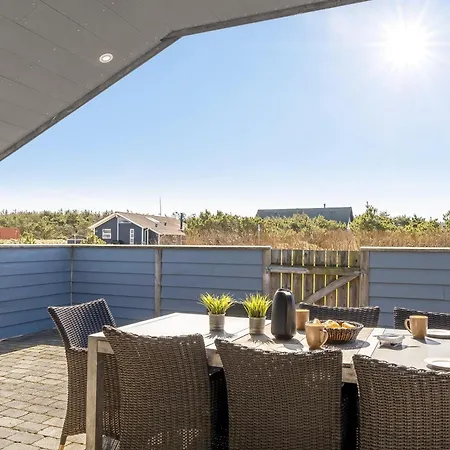 Renovated With 4 Bedrooms 800 Meters From The North Sea * Thisted