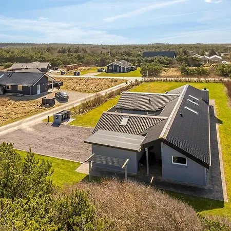 Renovated With 4 Bedrooms 800 Meters From The North Sea Feriehus Thisted